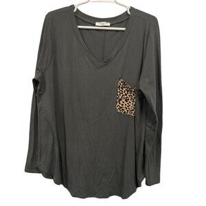 Zenana Womens Long Sleeve V-Neck Top With Leopard Pocket 3X